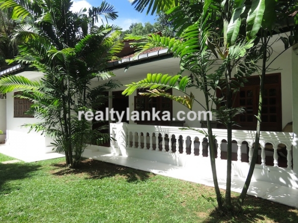 Small Villa In Habaraduwa