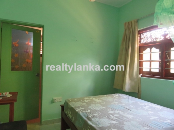 Cozy Two Bedroom house in Hikkaduwa