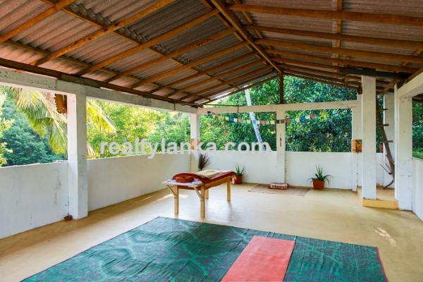 Villa for Sale and Lease in Hikka