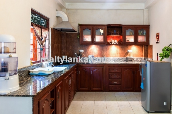 Villa for Sale and Lease in Hikka