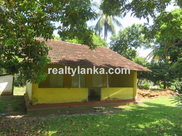 A Small Colonial House In Habaraduwa