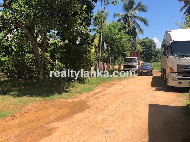 Property Facing The Galle-Matara Main Road